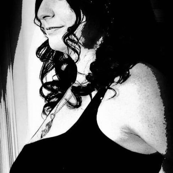 Meet your Posher, Christina - Picture 1 of 1